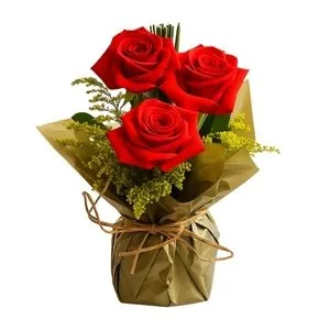 Arranjo com 3 rosas