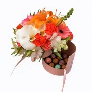 Box de flores mistas com bombons