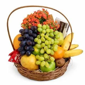 Cesta Recheada de Frutas