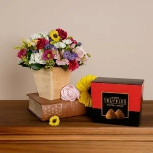Arranjo de Flores do Campo e Trufas Belgas