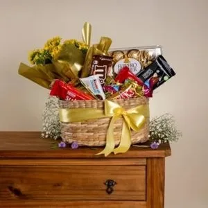 Cesta Especial - Chocolates e Flores