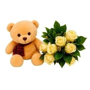 Buquê de 8 Rosas Champagne com Pelúcia