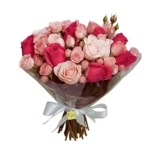 Buquê de 15 Rosas em Tons Suaves + Rosas Spray
