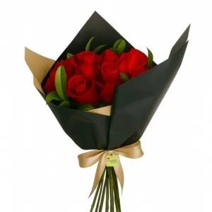 Buquê de 15 Rosas Vermelhas na Embalagem Preta