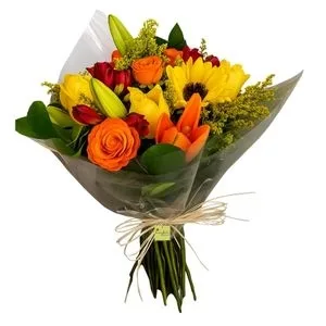 Buquê de Flores Nobres em Cores Quentes