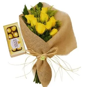 Ramalhete de 8 Rosas com Ferrero Rocher
