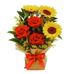 Box Sweet Rosas e Girassol Celofane