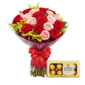 Buquê Tradicional 30 Rosas Duas Cores e Chocolates