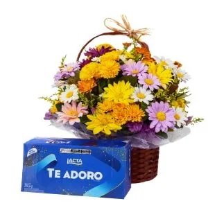 Cesta de Flores do Campo e Bombons