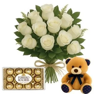 Buquê de 12 Rosas Brancas com Chocolate e Pelúcia