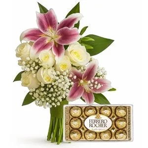 Buquê de Lírios e Rosas Brancas com Chocolate