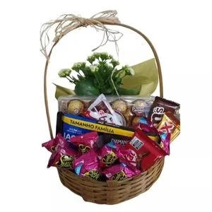Cesta de Chocolates com Ferrero Rocher