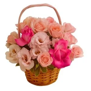 Cesta de Rosas e Lisianthus em Tons Rosados