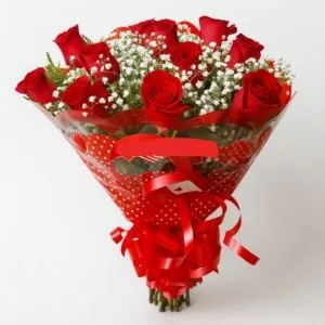 Buquê de 12 Rosas Vermelhas