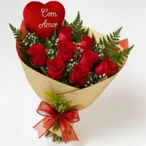 Buquê Especial com 12 Rosas e Coração de Pelúcia
