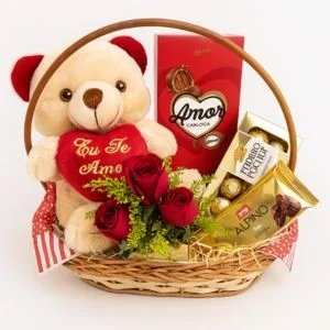 Cesta Amor Chocolate com Ursinho e Rosas