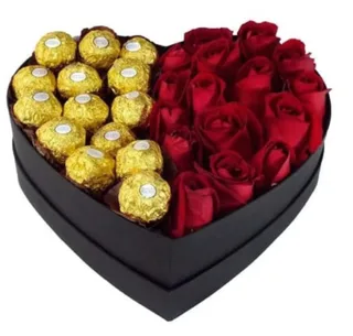 Cesta Box Coração de Ferrero e Rosas