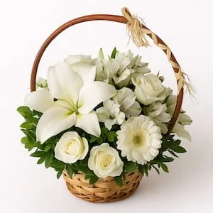 Cesta com Lírios, Rosas e Gérberas Brancas