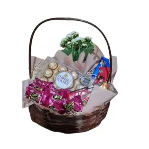 Cesta de Chocolates e Flor da Fortuna