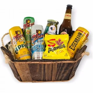 Cesta Rustica De Cervejas Variadas E Petiscos