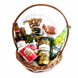 Luxuosa Cesta De Petiscos E Cervejas