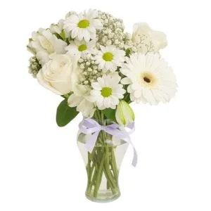 Arranjo de Flores Brancas no Vaso