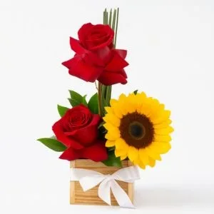 Arranjo de Rosas com Girassol no Cachepot