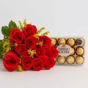 Buquê de 12 Rosas Vermelhas com Ferrero Rocher