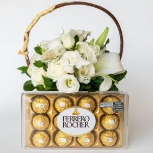 Cesta de Flores do Campo Brancas e Ferrero Rocher