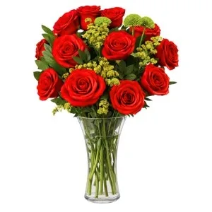 Arranjo de 12 Rosas Vermelhas no Vaso de Vidro
