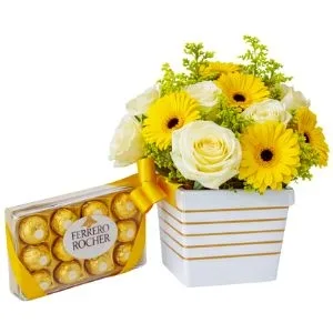 Arranjo de Rosas e Gérberas Amarela com Ferrero Rocher