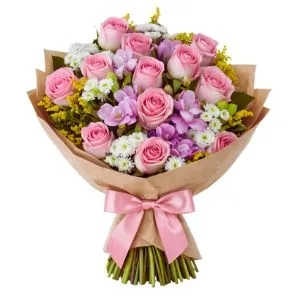 Buquê de 12 Rosas Rosadas com Astromélia
