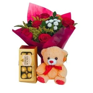 Buquê de 6 Rosas Vermelhas com Pelúcia e Chocolate