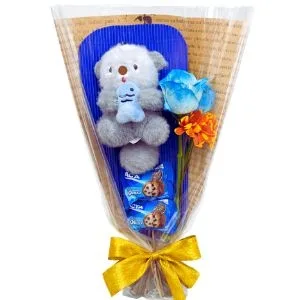 Ramalhete de Rosa Azul com Bombons e Pelúcia