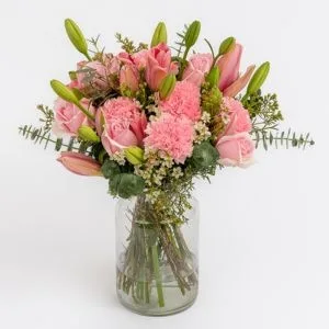 Arranjo de Rosas, Lírios e Cravos Rosa no Vaso de Vidro