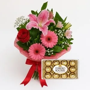 Buquê Amore com Lírios e Ferrero