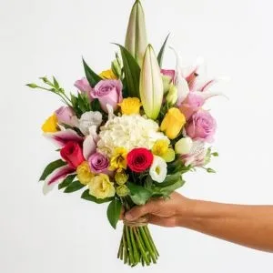 Buquê de Rosas Coloridas com Lírios e Hortênsias