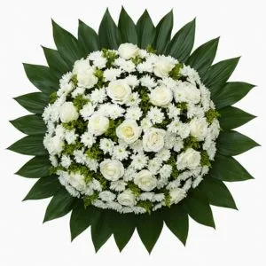 Coroa Fúnebre com Rosas Brancas e Crisântemos – Homenagem Clássica