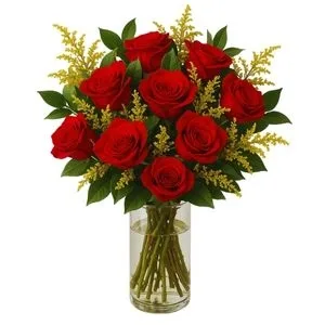 Arranjo de 10 Rosas Vermelhas no Vaso de Vidro