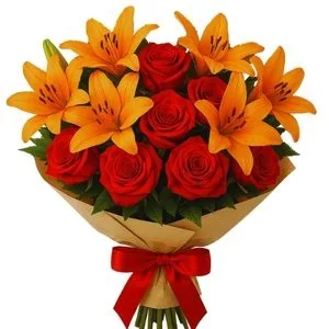 Buquê de 10 Rosas Vermelhas e Lírios
