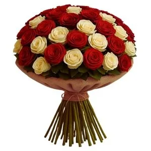 Buquê de 35 Rosas Vermelhas e Brancas