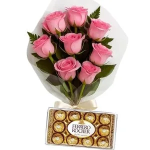 Buquê de 8 Rosas Rosadas e Ferrero Rocher