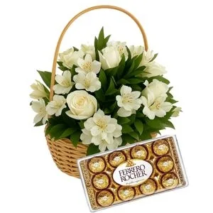 Cesta de Rosas e Astromélias Brancas com Ferrero Rocher