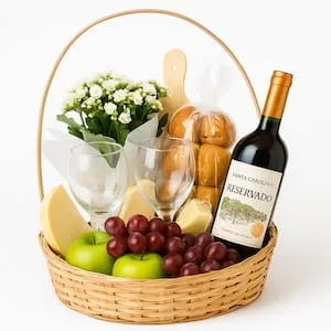 Cesta Sofisticada de Queijos, Frutas e Vinho