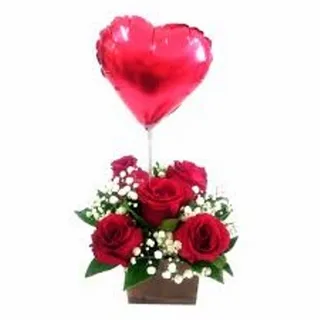 Arranjo De Rosas Parabéns