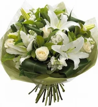 Buquê De Flores Brancas