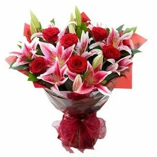 Buquê De Lírios E Rosas Luxo