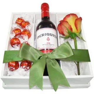 Caixa Com Bombons Flor E Vinho Belíssima