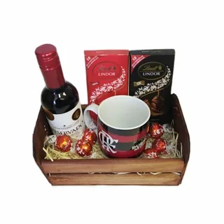 Caixa De Madeira Com Caneca E Chocolates