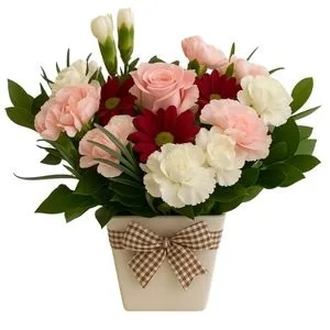 Arranjo de Mini Rosas e Flores do Campo